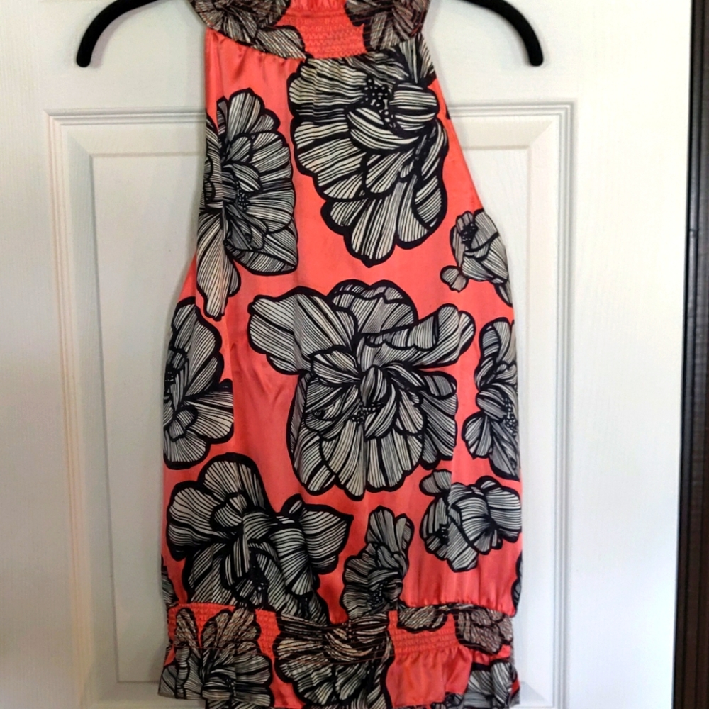 Flounce sleeveless blouse. Adorable!! Size Small